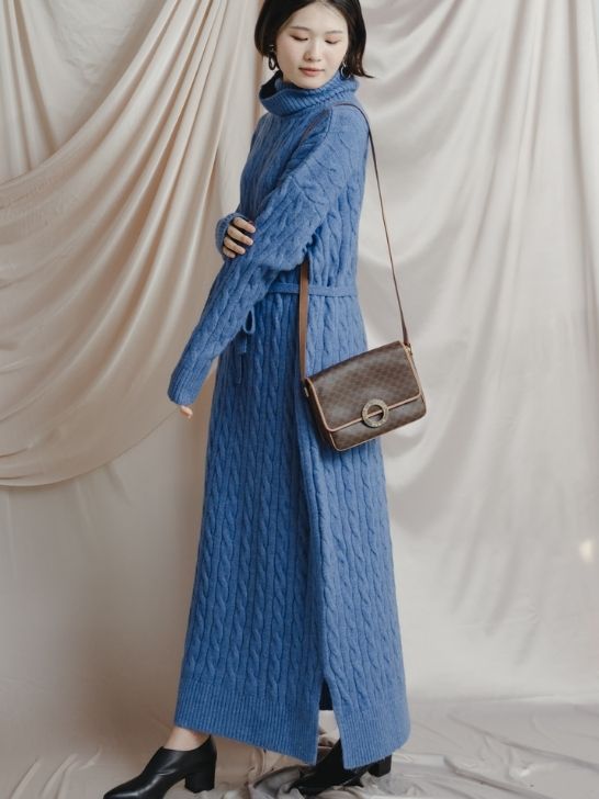 【通常商品】オフタートルケーブルニットワンピース